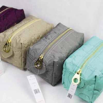 化妝包A01-福建箱包網-寧德箱包加工-福州箱包加工工廠-福建箱包網|福州箱包加工廠|寧德箱包生產廠家 產品展示(福建正岳箱包-寧德箱包工廠-福州箱包工廠、寧德箱包來料加工-福州箱包OEM工廠、箱包生產工廠-箱包設計-箱包加工制作工廠)|金泉網